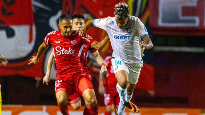 Carlo Villanueva entró desde la banca y le dio el gol con el que Huachipato derrotó a Ñublense en Chillán