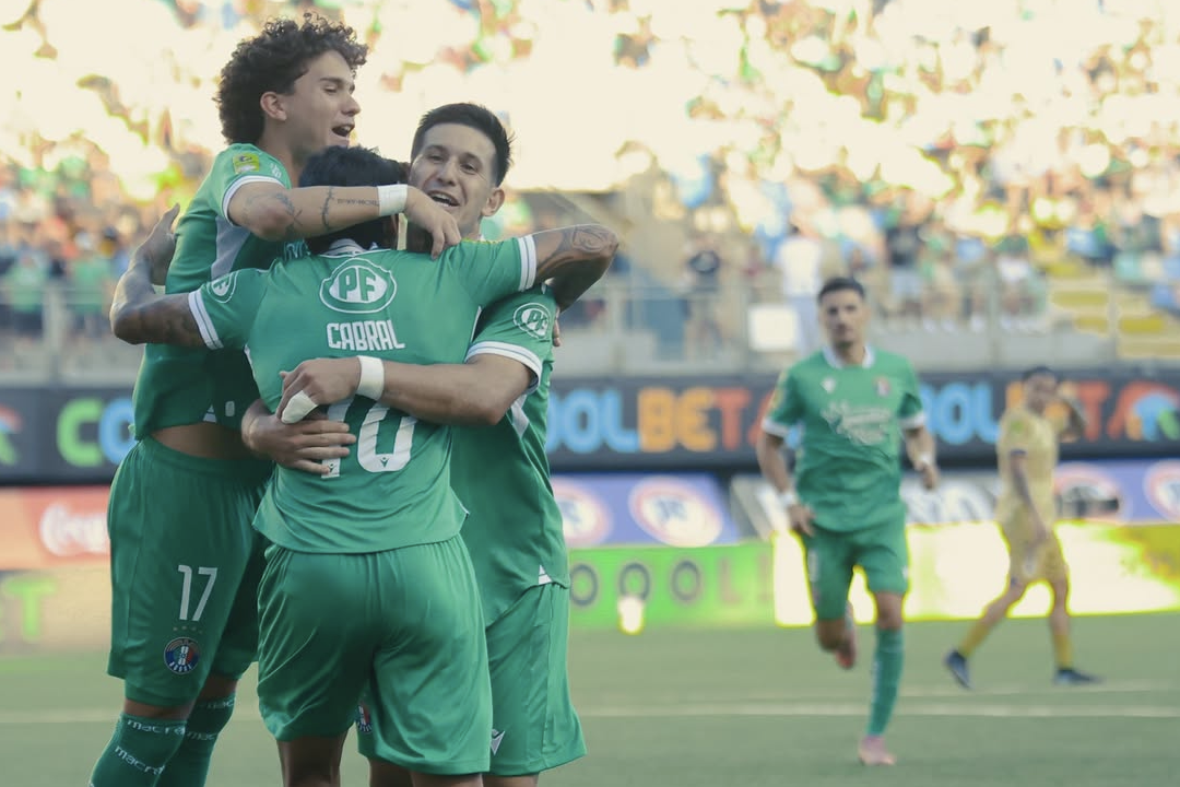 Rodrigo Cabral celebró su gol con el que Audax tumbó a Everton en La Florida.