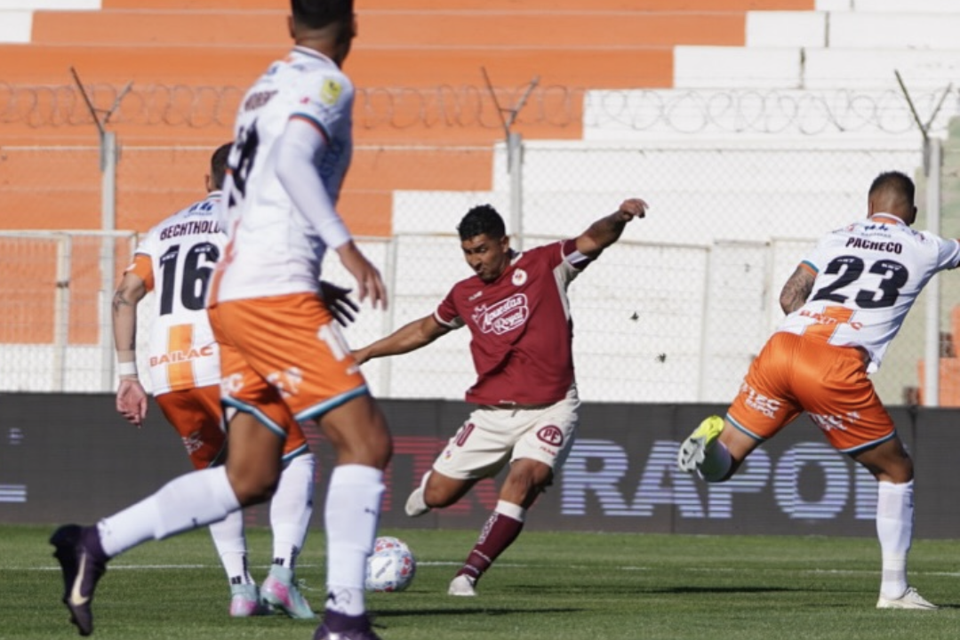 Jeisson Vargas anotó el único gol con el que La Serena sorprendió y derrotó a Cobresal.