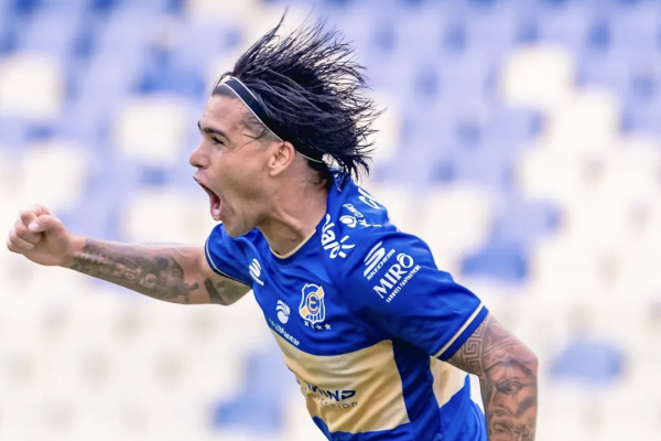 Alan Medina fue el autor de 2 de los tres goles con los que Everton despertó y goleó a la UdeC.