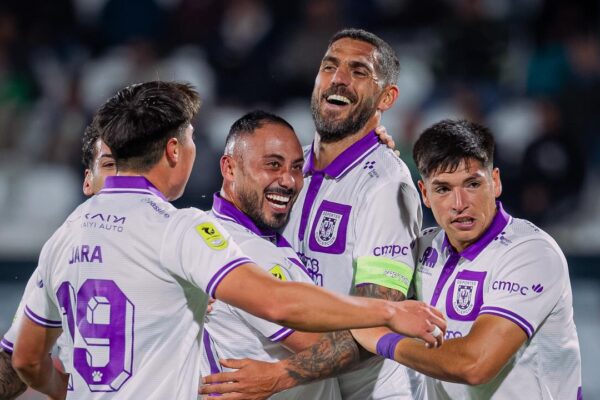 Joaquín Larrivey anotó el único gol con el que Concepción batió a Palestino en La Cisterna.